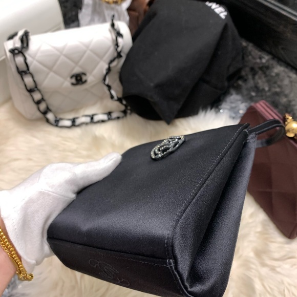 ❌SOLD ❌Vintage Chanel camellia satin mini handle bag - Picture 9 of 13